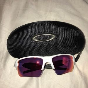 White Oakley’s